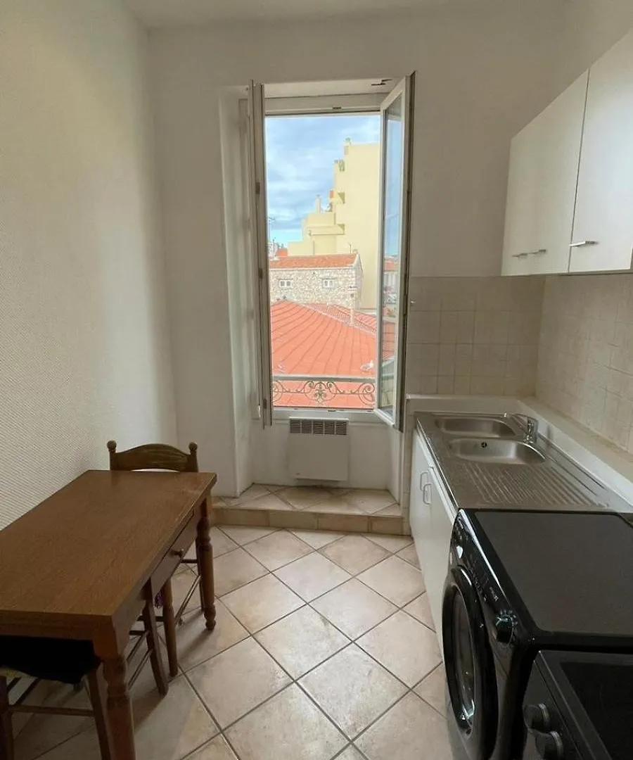 Grand Studio Dans Le Centre Ville De Nice France