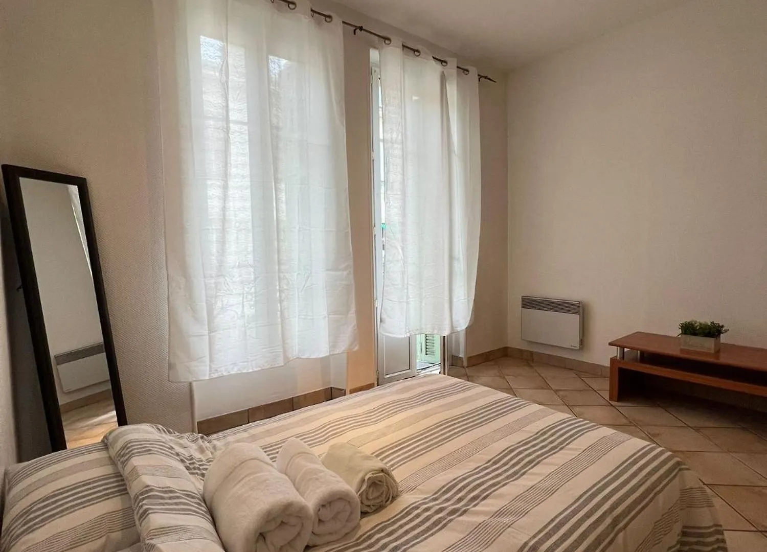 Grand Studio Dans Le Centre Ville De Nice